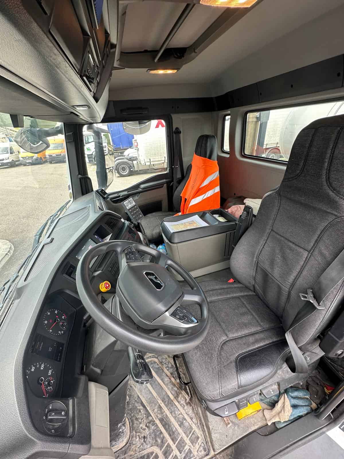 WhatsApp Image 2025-09-17 à 14.04.13_8e1009d6